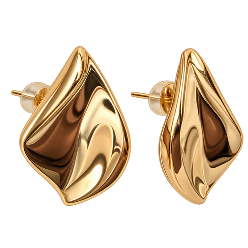 Foglia Leaf Studs gold leaf earring detail view