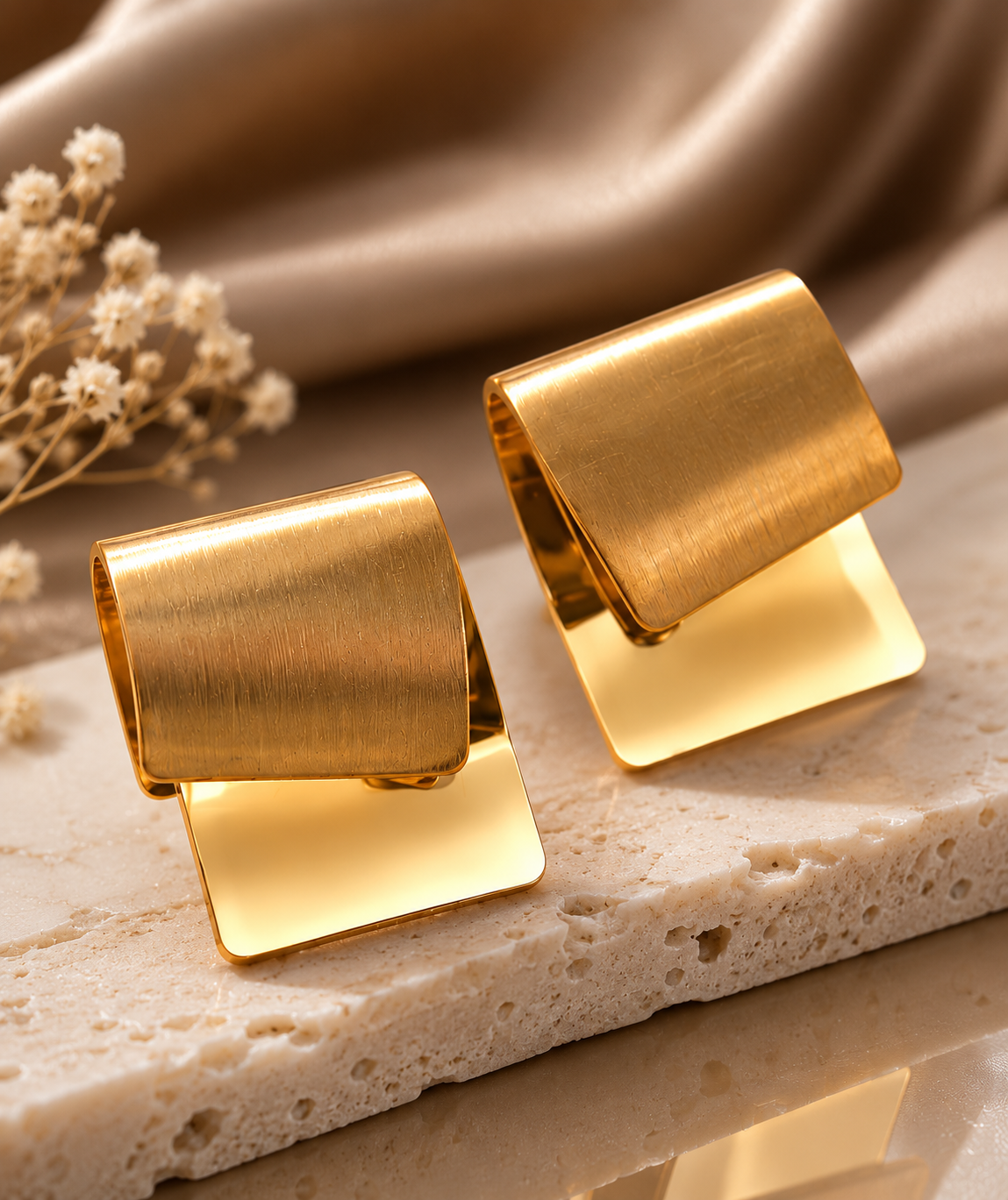 Nadir Square Studs brushed and polished square earrings detail